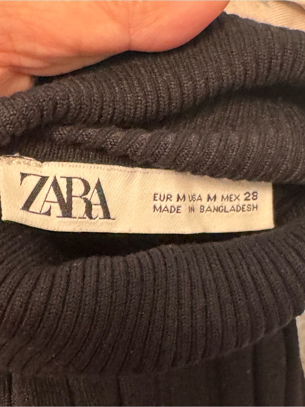 Zara Black Ribbed Turtleneck Sweater - Picture 2 of 3